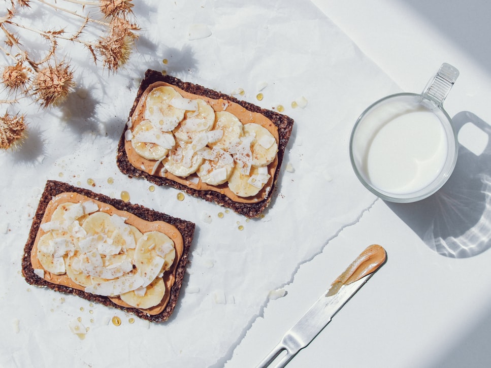 toast-with-almond-butter-banana-quick-healthy- breakfast